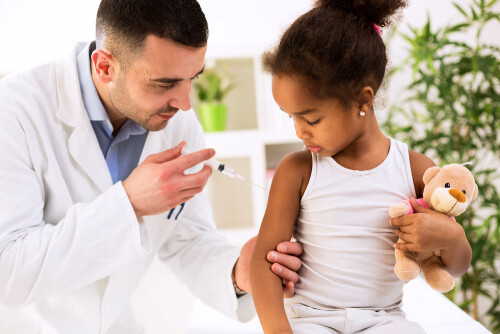 Vaccination des enfants : les pharmaciens soutenus par la HAS